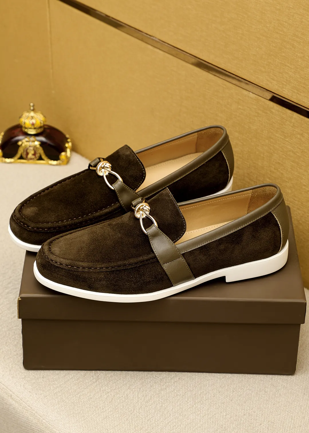Men's men's shoes 💰580 💐Bottega Venetta [BV] Hong Kong - counter synchronization 🔥Summer new models are popular on the official website! Original 1⃣:1⃣ production✊💯💯, top-quality original product, exclusive first release, carefully crafted, full of European flavor, gentleman style, upper material, imported top layer frosted cowhide, cowhide leather lining, imported original outsole, comfortable and wear-resistant. 4 colors available! Code number: 39-44 (38.45.46🉑️customized)